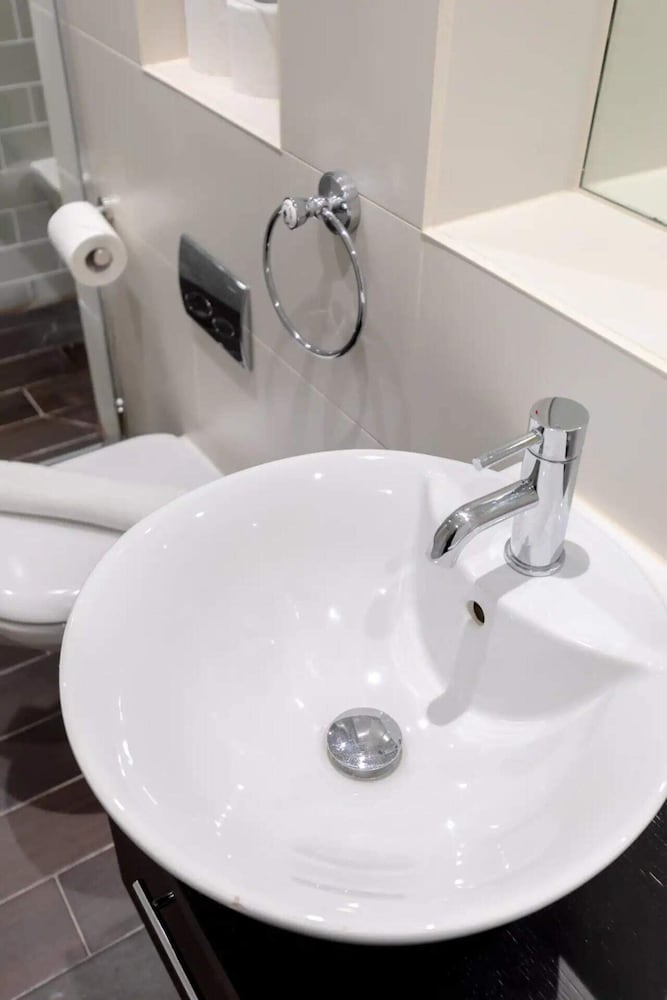 Фото Beautiful & Modern 3 Bedroom Flat - Pimlico!