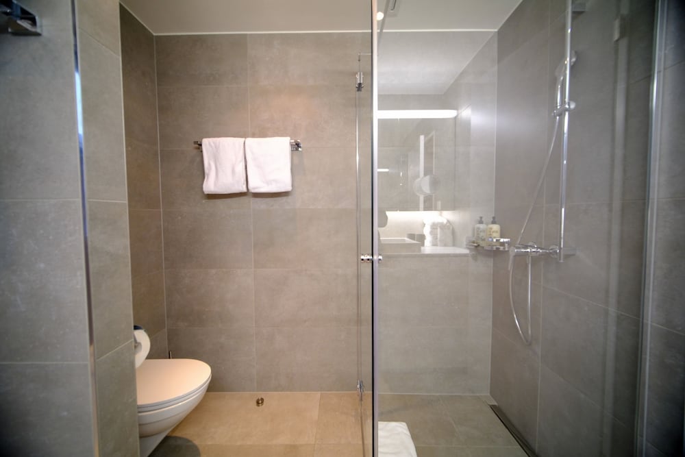 Фото Gubelhof Suites