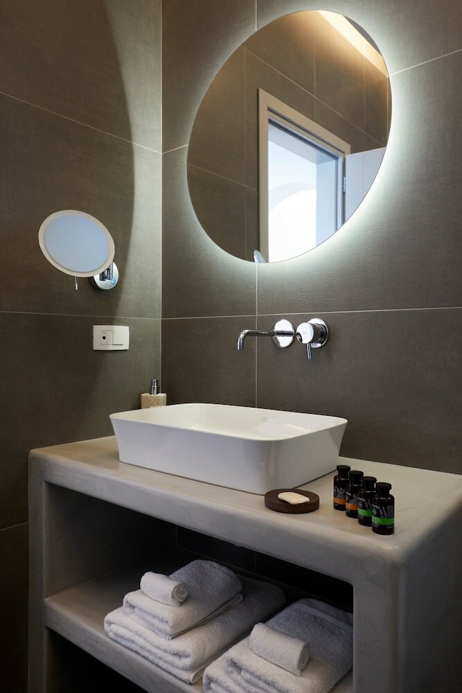 Фото Mountain and Sea Suites