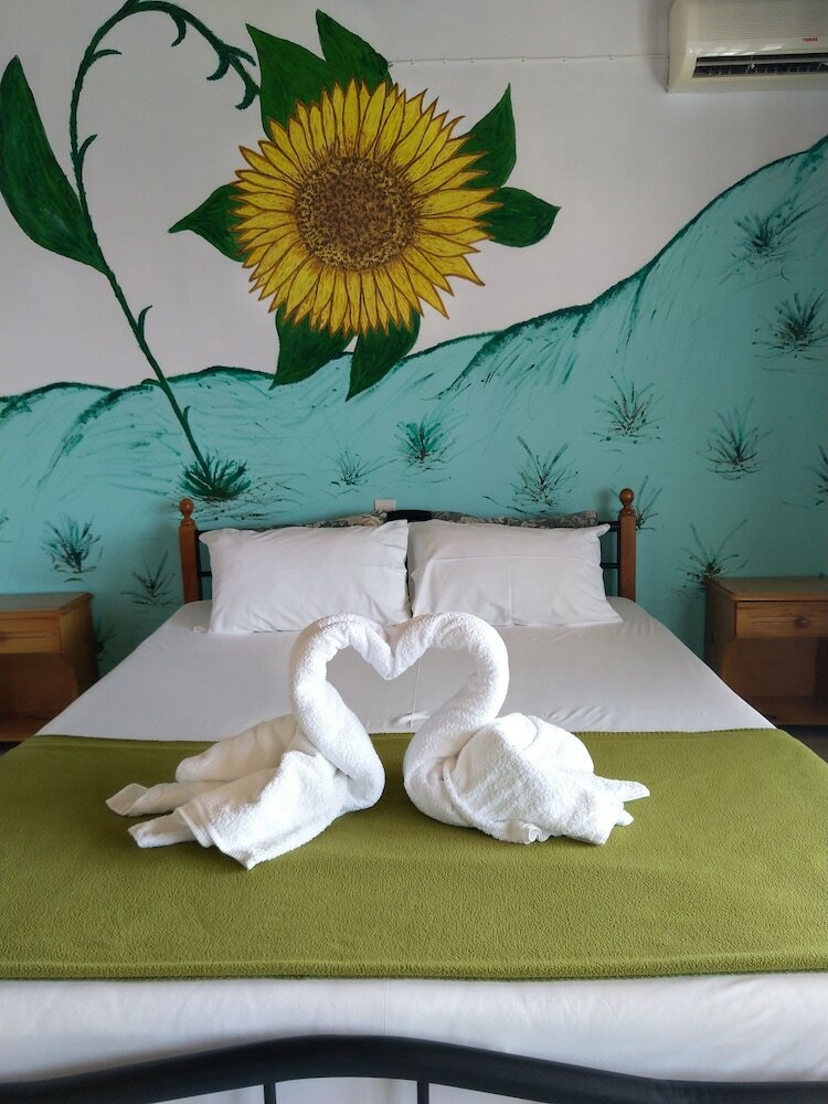 Фото Azalea Studios