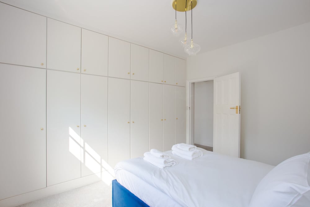 Фото Modern & Spacious 2 Bedroom Flat Near Clapham Common