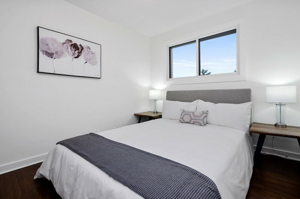 Фото Charming 2br in the Heart of Montréal