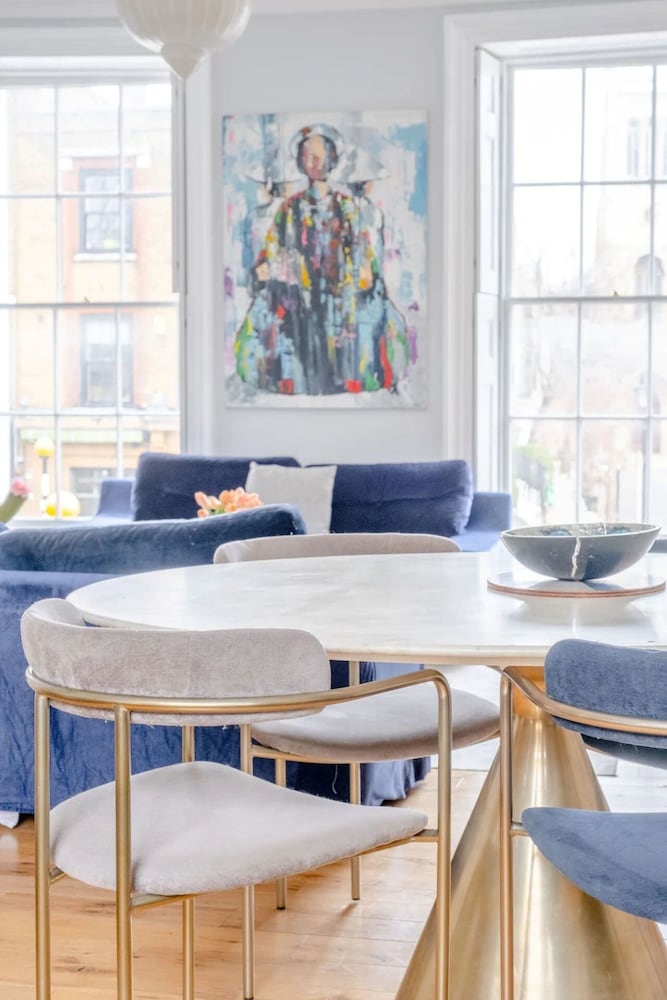 Фото Beautiful and Central 3 Bedroom Retreat in Angel