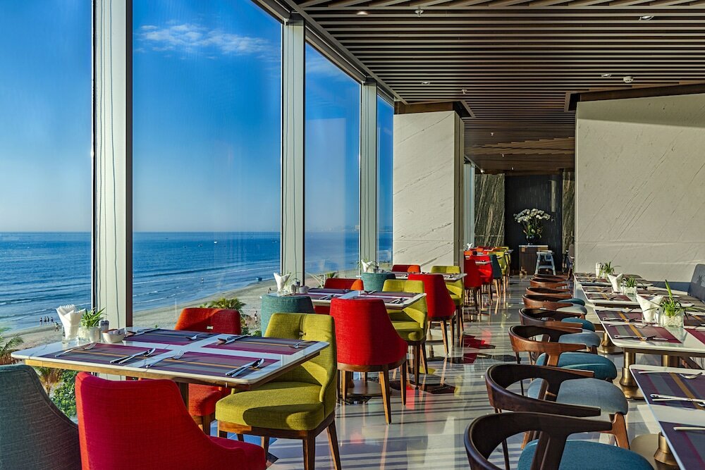 Фото Le Sands Oceanfront Danang Hotel