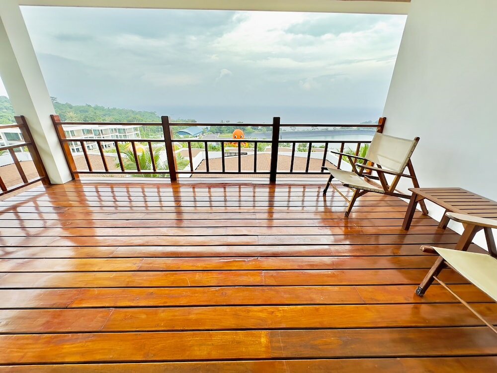 Фото Phi Phi Mountain Beach Resort