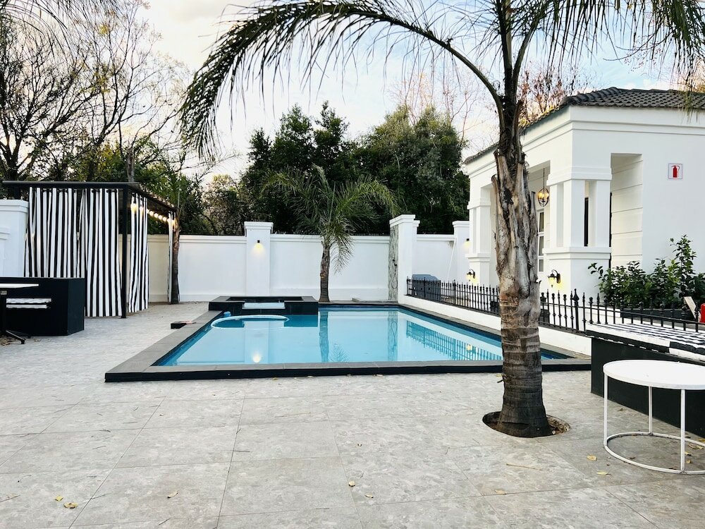 Фото 435 On Vale Boutique Aparthotel