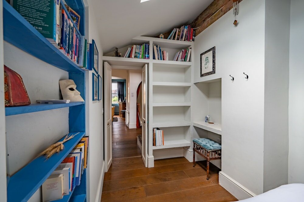 Фото Charming Home With Roof Terrace in East London by Underthedoormat