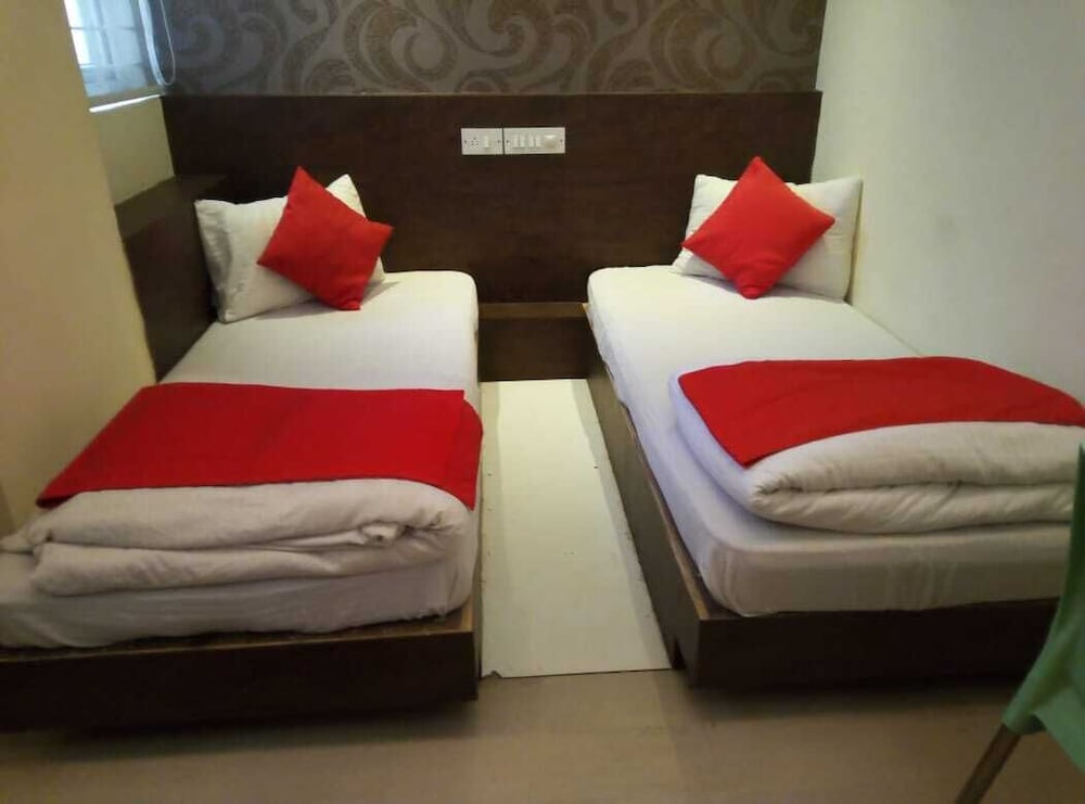 Фото Hotel B Residency