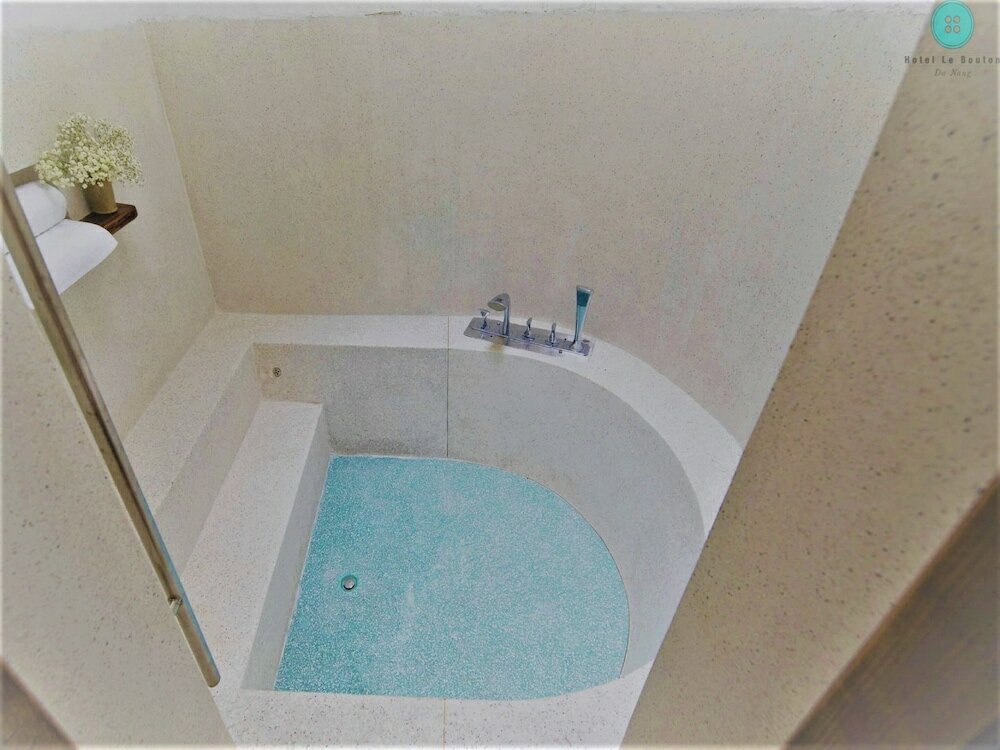 Фото Le Bouton Hotel