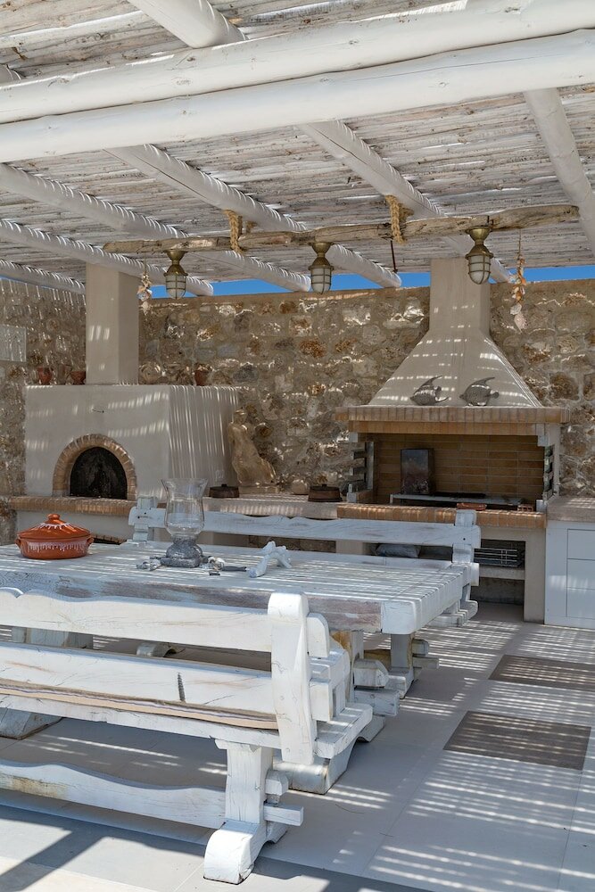 Фото White Pearls Luxury Suites - Adults Only