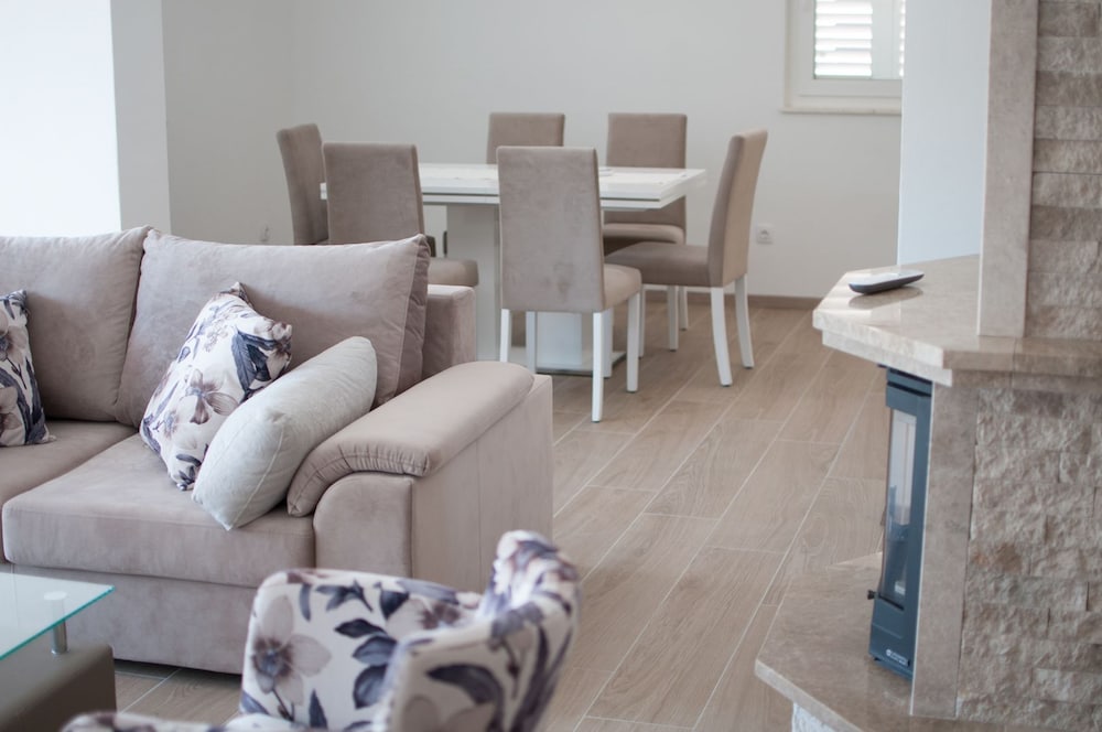 Фото Hvar-Holiday Apartments