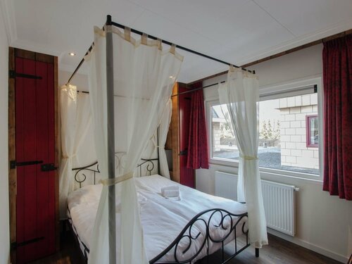 Гостиница Designed Home With Bedstead Surrounded by Forest в Оверэйселе