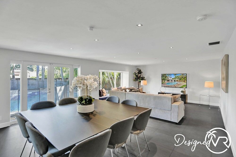 Фото Stunning 5 Br with Heated Pool & Gaming