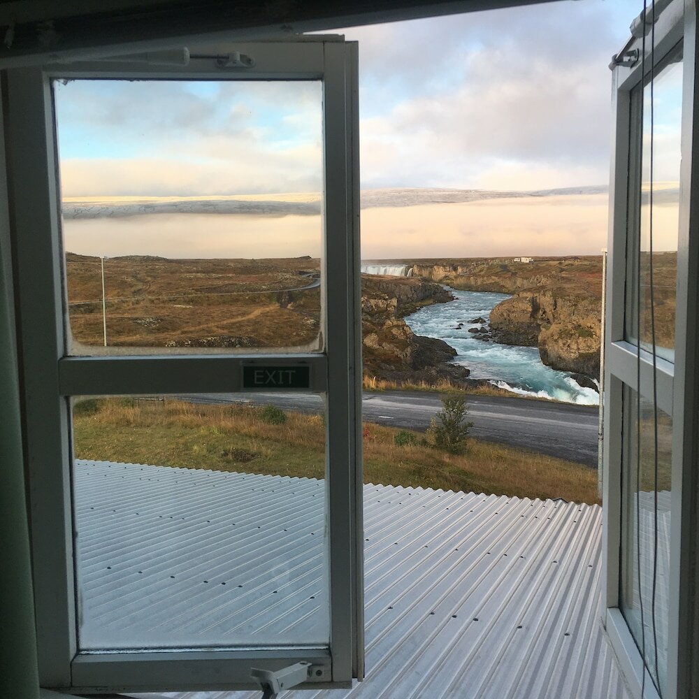 Фото Fosshóll Guesthouse