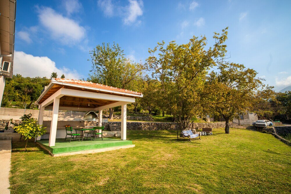 Фото Holiday House Uphill Glavanovic