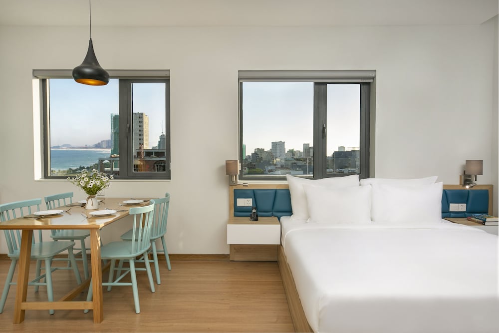 Фото Dolphin Hotel and Apartment