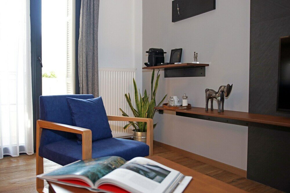 Фото Tom's Bachelor Pad