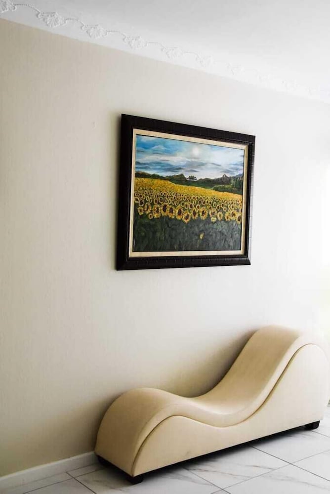 Фото 34onLincoln Guesthouse