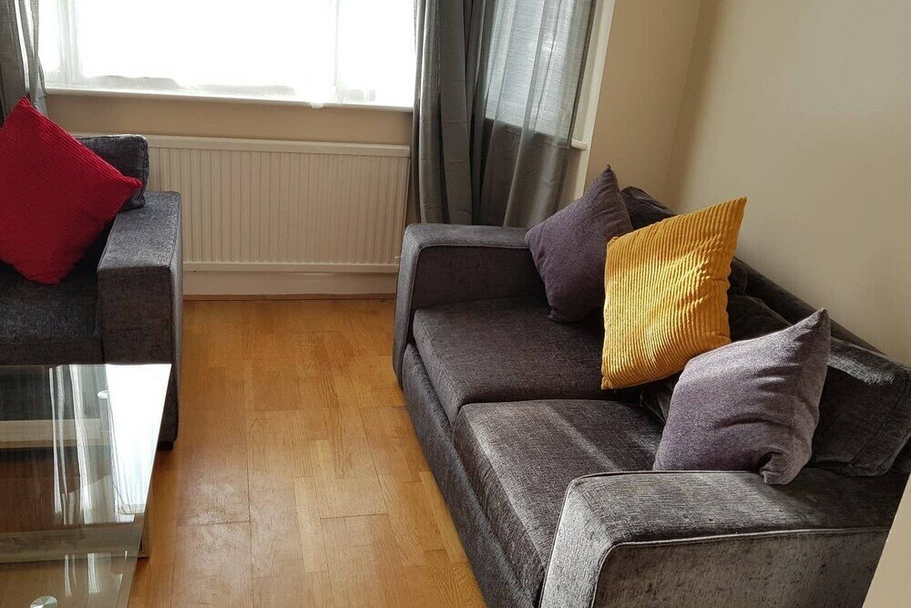 Фото Elegant and Spacious 2 bedroom Apartment