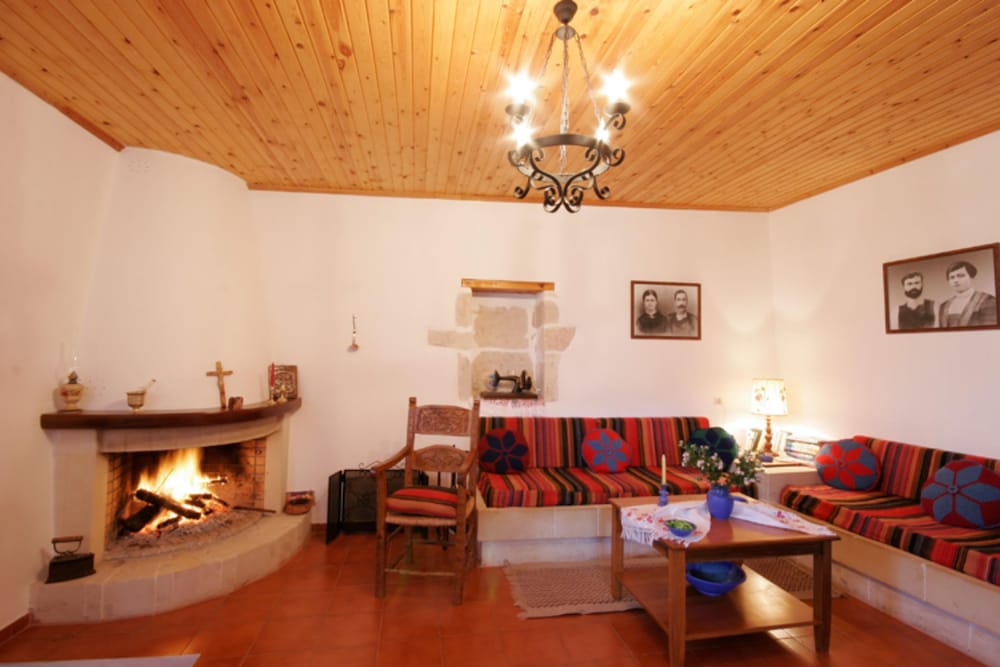 Фото Fenareti Village House