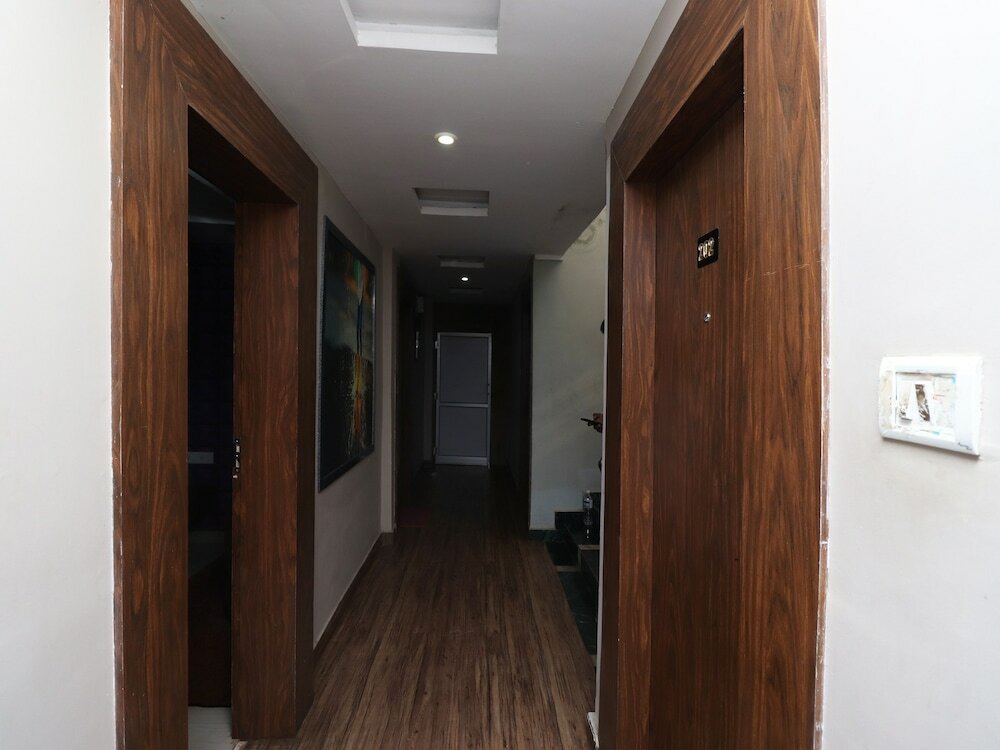 Фото Oyo 28767 Landmark 3