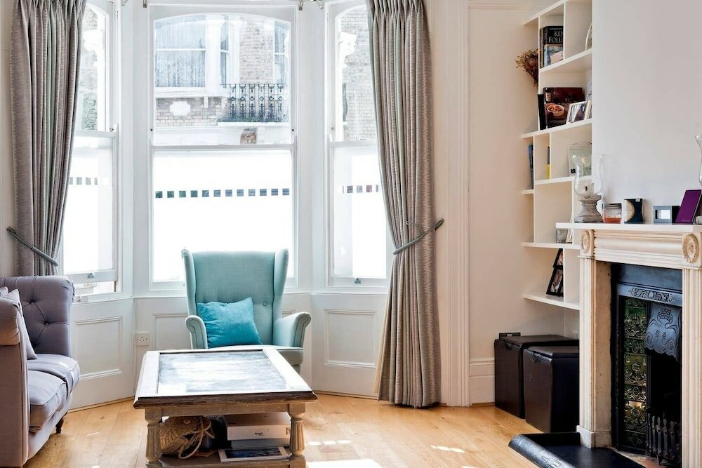 Фото Bright & Spacious 5 Bed House in Charming Putney