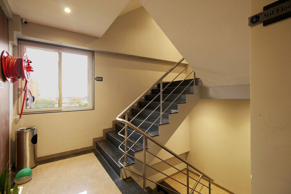 Фото StayBird - Fortune House Business Hotel