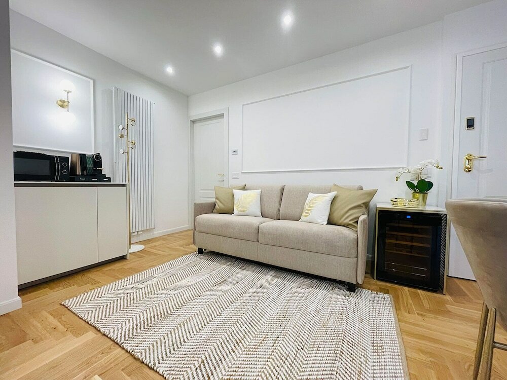 Фото Bellagio Luxury Suites Apartments