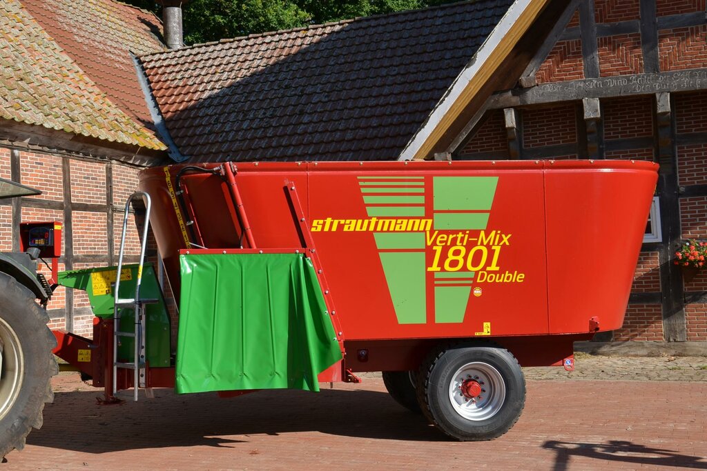 Agricultural enterprise Agralis Milking Systems, Accol, photo