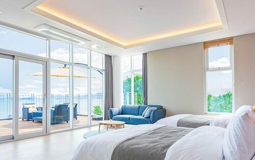 Гостиница Yeosu Marine Terrace Poolvilla в Йосу
