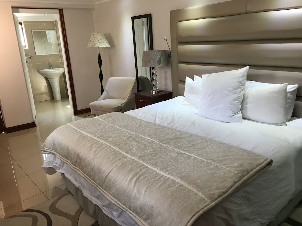 Фото The Meritus