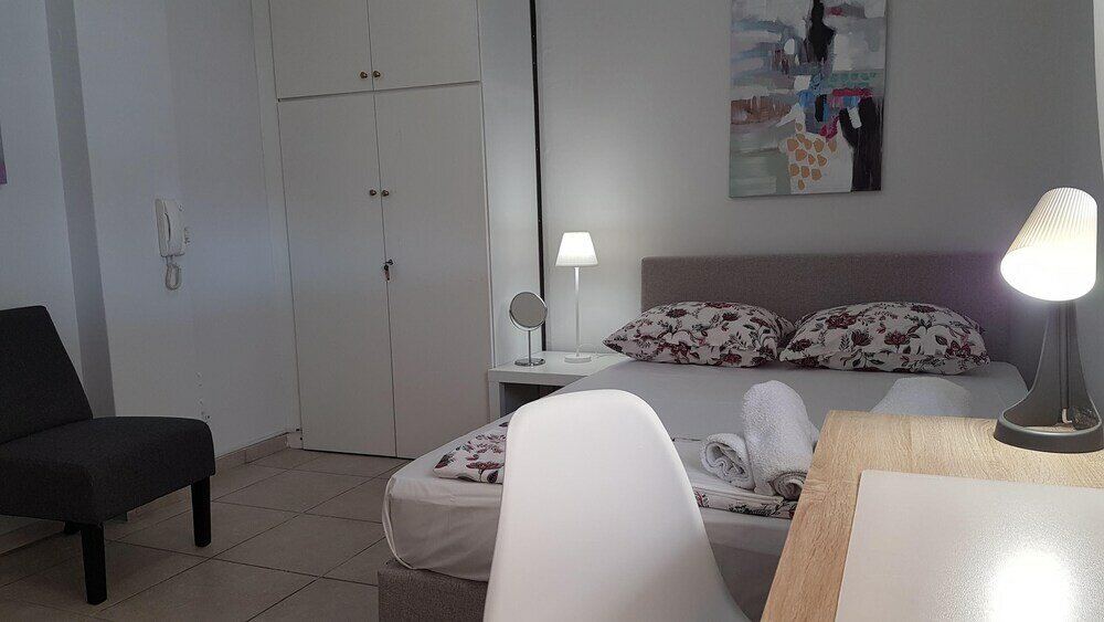 Фото Errathens Sky Apartment