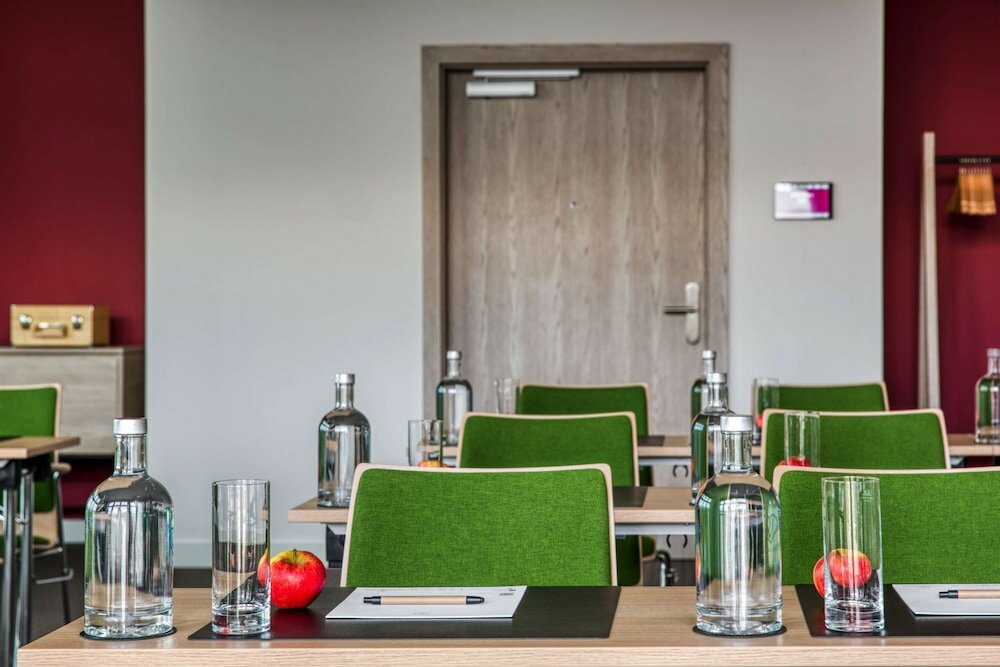 Фото IntercityHotel Wiesbaden