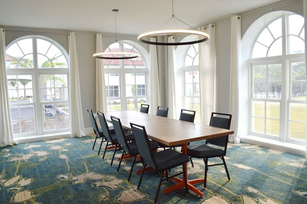 Фото Oasis Resort Gulfport