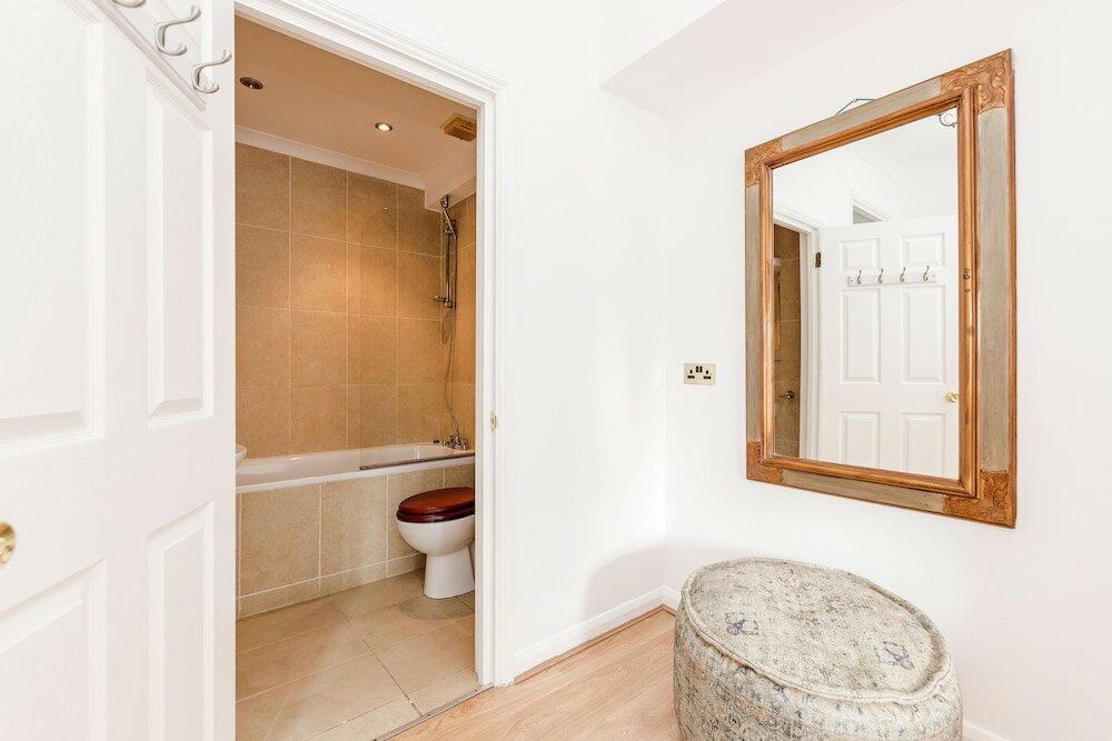 Фото Kings Road Apartments