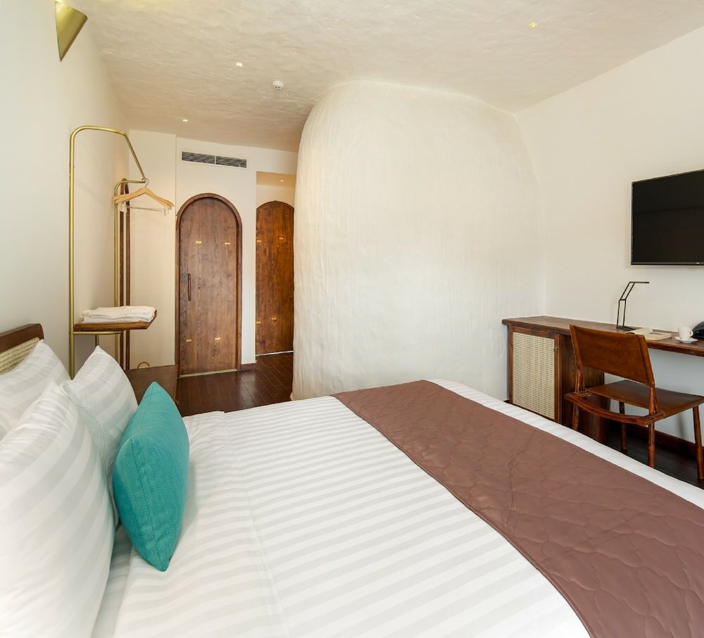 Фото Le Bouton Hotel