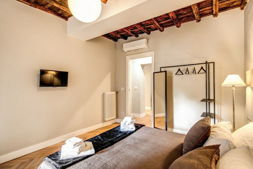 Фото Trevi Fountain Superior 3 bdr apartment