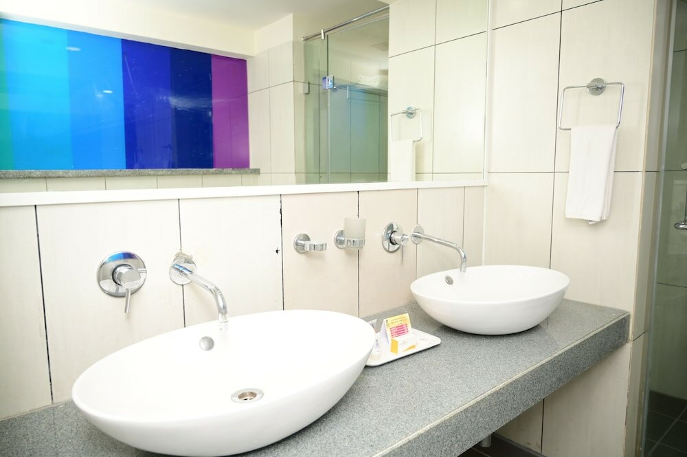 Фото Icon Select by Bhagini