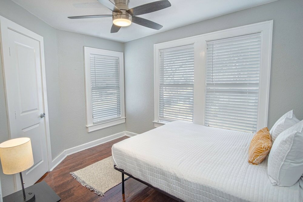 Фото Trendy 3 Br Prime Apt Near Downtown