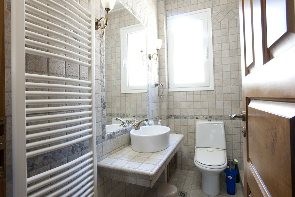 Фото Spacious villa at Ilia Edipsou