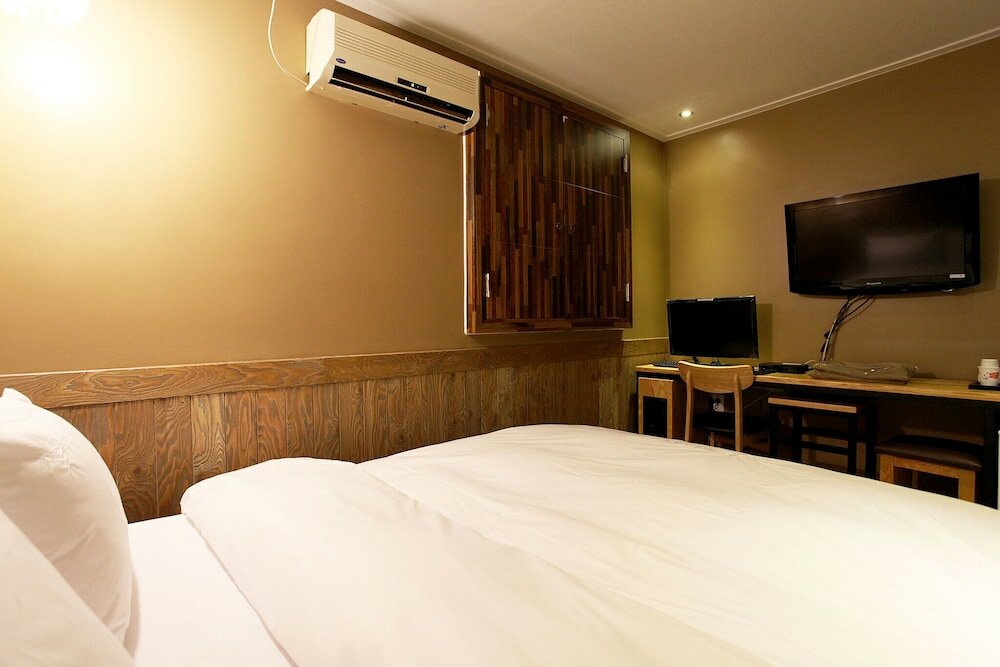 Фото Yeongdeungpogucheong Station SL