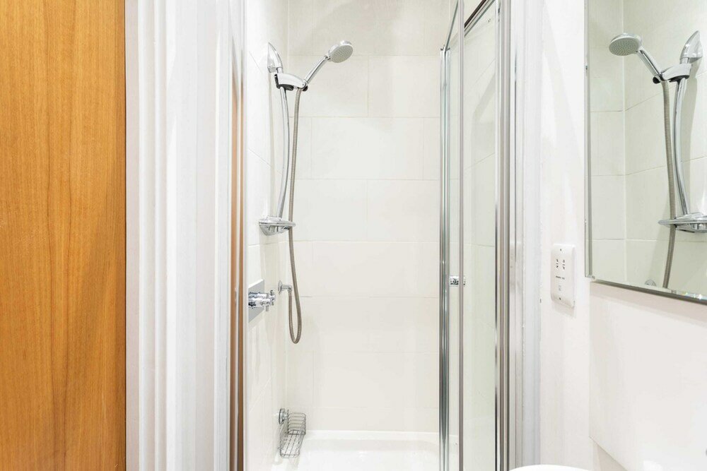 Фото Bright & Comfortable Angel Apartment