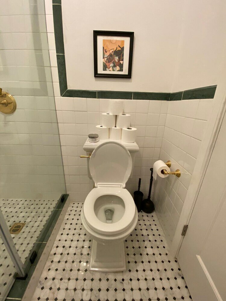 Фото Gorgeous Studio in Beverly Boulevard! Sleeps 4!