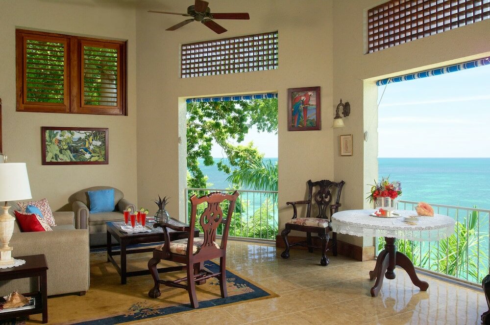 Фото Bluefields Bay Villas