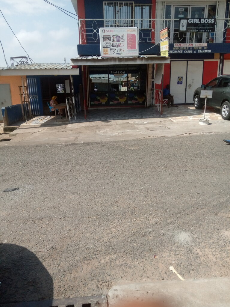 Auto accessories Star digital press, Accra, photo