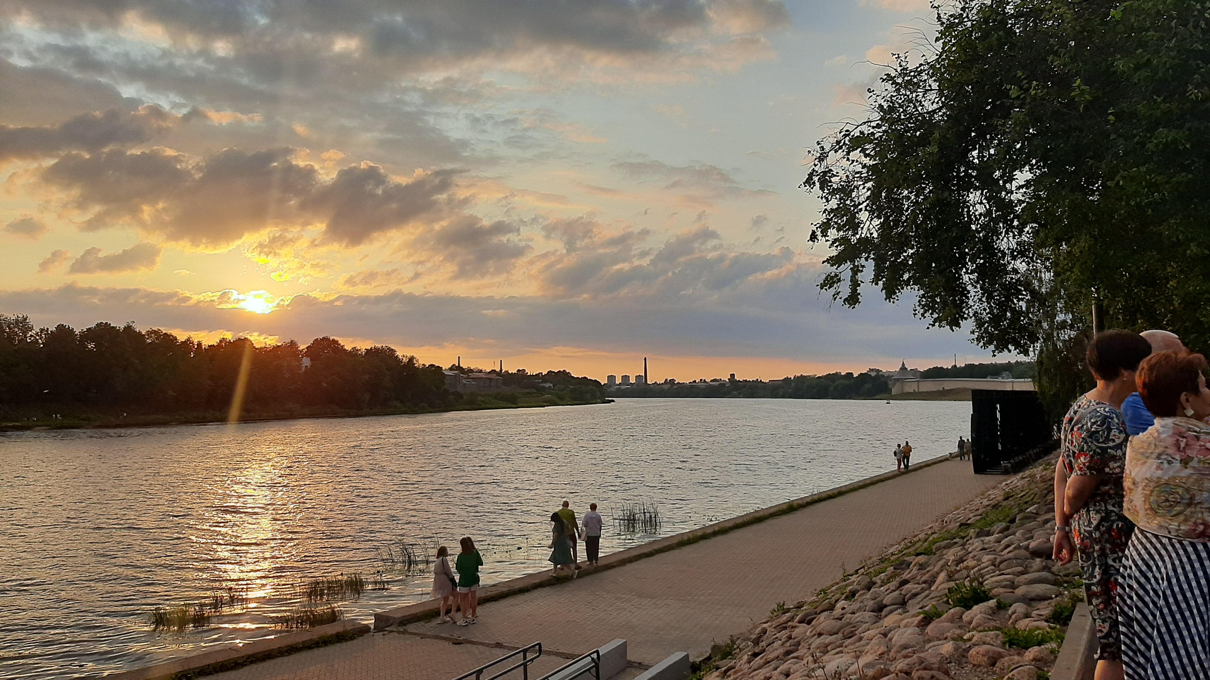 Фото Золотая набережная