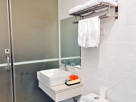 Фото Super 8 Hotel Chengde Fengning Xin Feng Lu