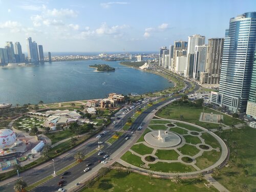 Гостиница Doubletree by Hilton Sharjah Waterfront Hotel & Residences в Шардже