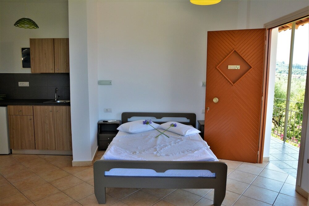 Фото Petros Giatras - Rooms