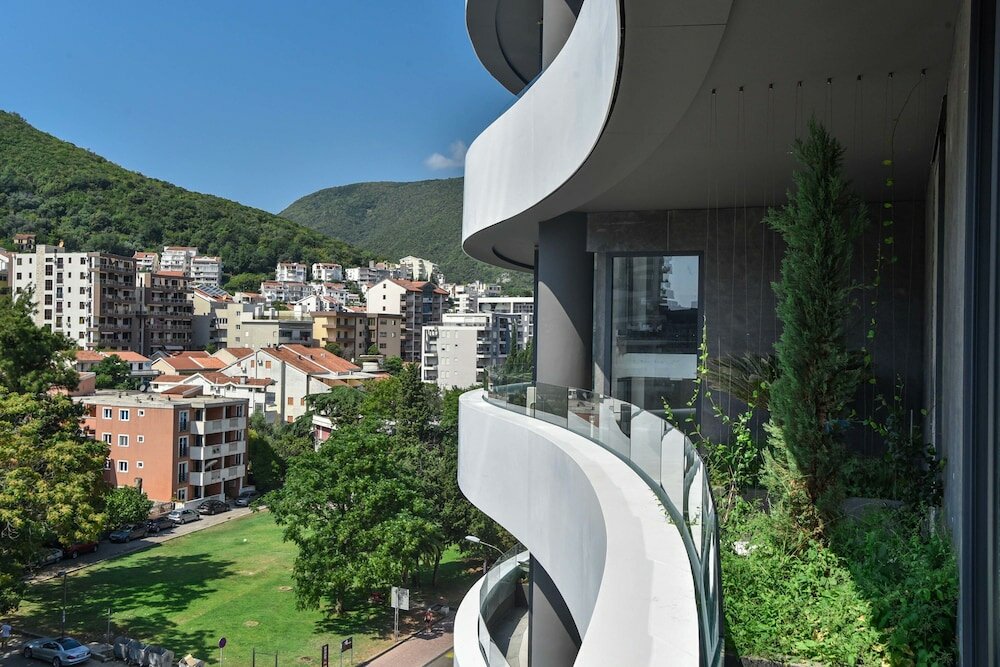 Фото Royal Gardens Apartments